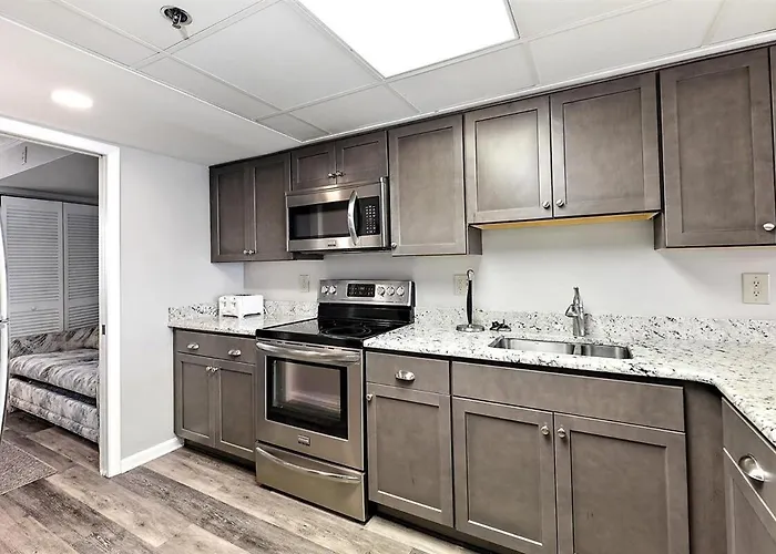 Family Friendly Ocean Front 2 Bedroom Plaza With Indoor & Outdoor Pool! Ferienhaus *